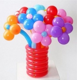 Дети в городе. Днепропетровск. Создание игрушек из надувных шариков - мастер-класс в ДЦ Кандибура